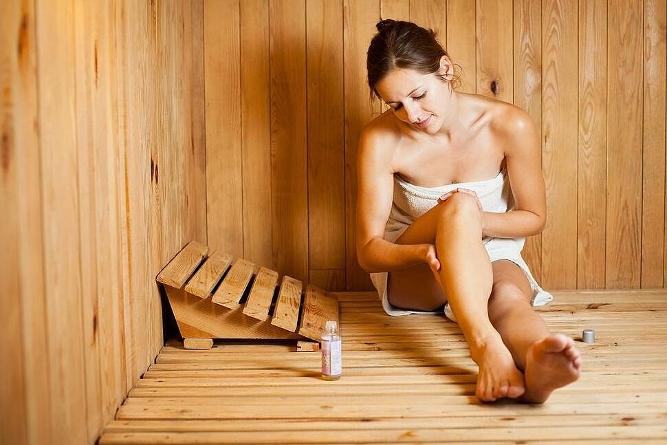 Masturbate in sauna