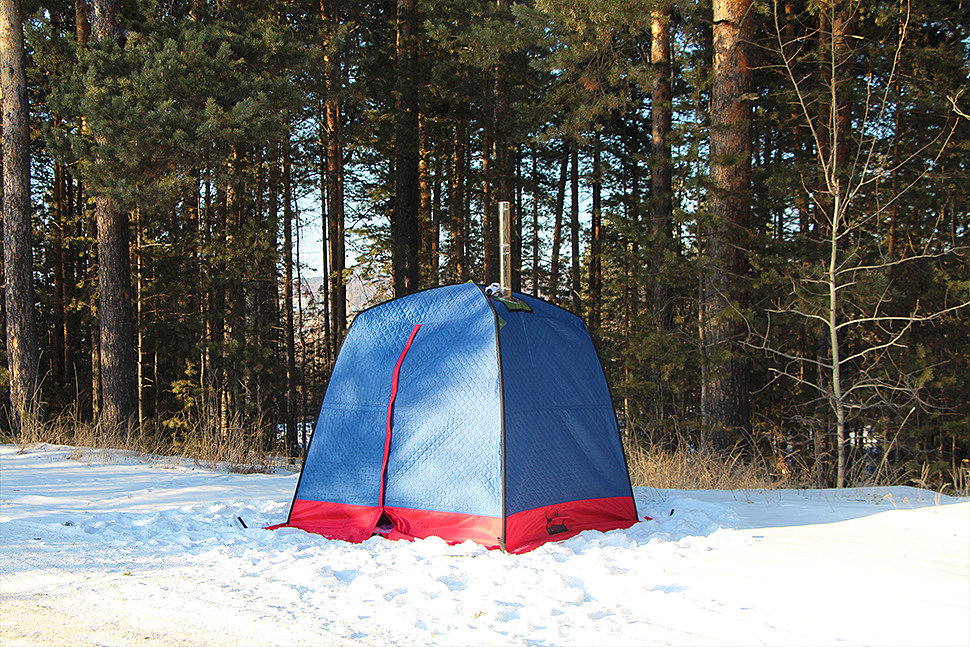 Large winter outlet tent