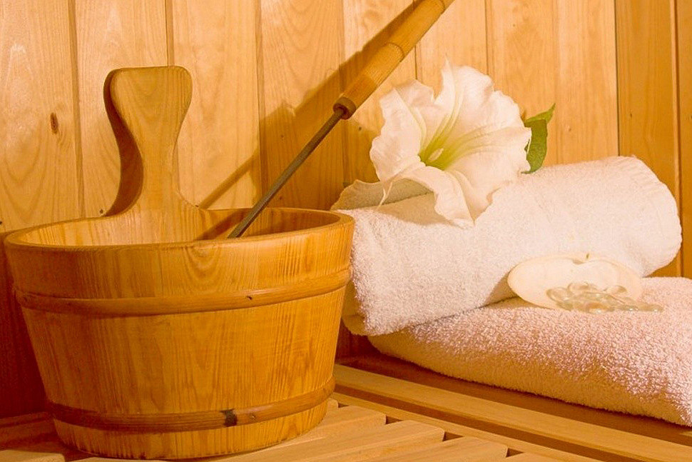 WHY YOU SHOULD GO TO THE SAUNA REGULARLY: STANFORD NEUROSCIENTIST EXPLAINS